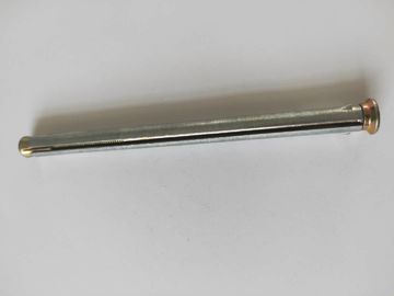 La struttura fredda del metallo di pezzo fucinato del acciaio al carbonio ancora il colore di ZnP del grado 4,8 e lo stadard di BACCANO